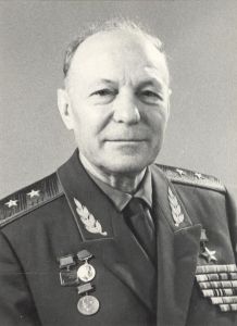 Фотография генерал-лейтенанта Григоренко М.Г. ― Сержант